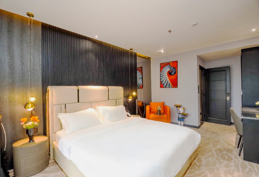 SUPERIOR DOUBLE BALCONY-13